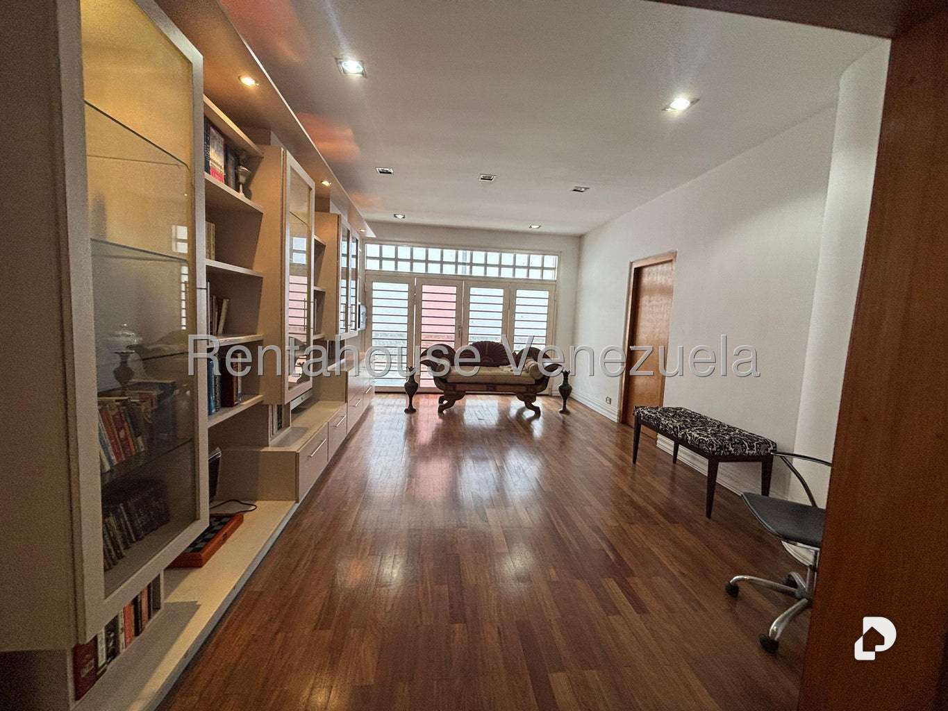 Casa en Lomas de La Lagunita, Caracas – 42