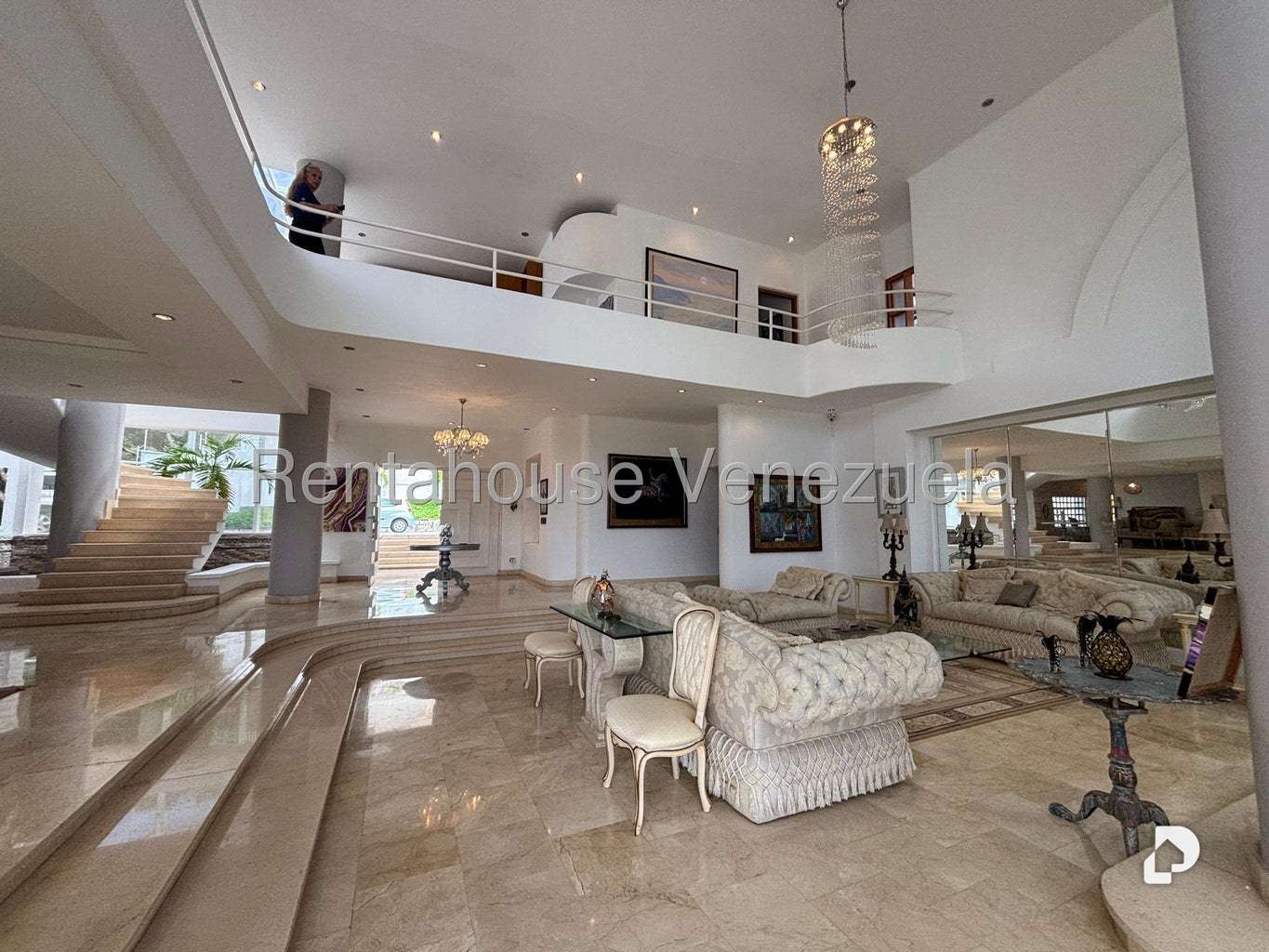 Casa en Lomas de La Lagunita, Caracas – 17