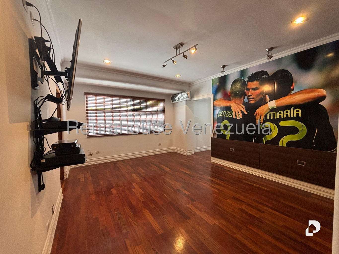 Casa en Lomas de La Lagunita, Caracas – 43
