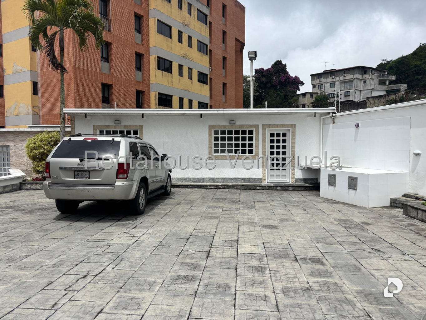 Casa en Lomas de La Lagunita, Caracas – 77
