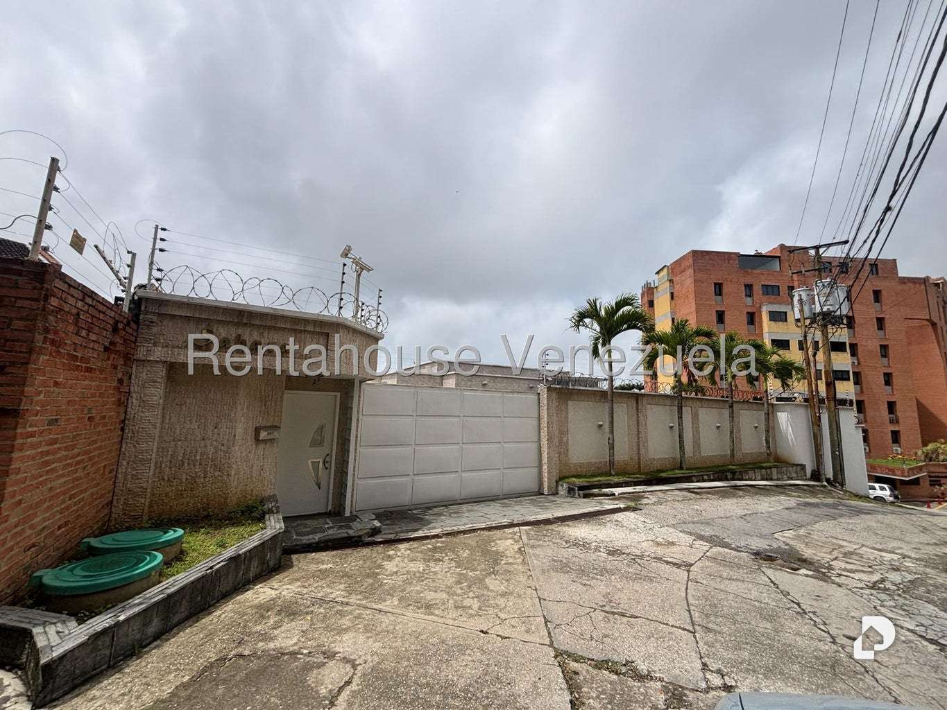 Casa en Lomas de La Lagunita, Caracas – 85
