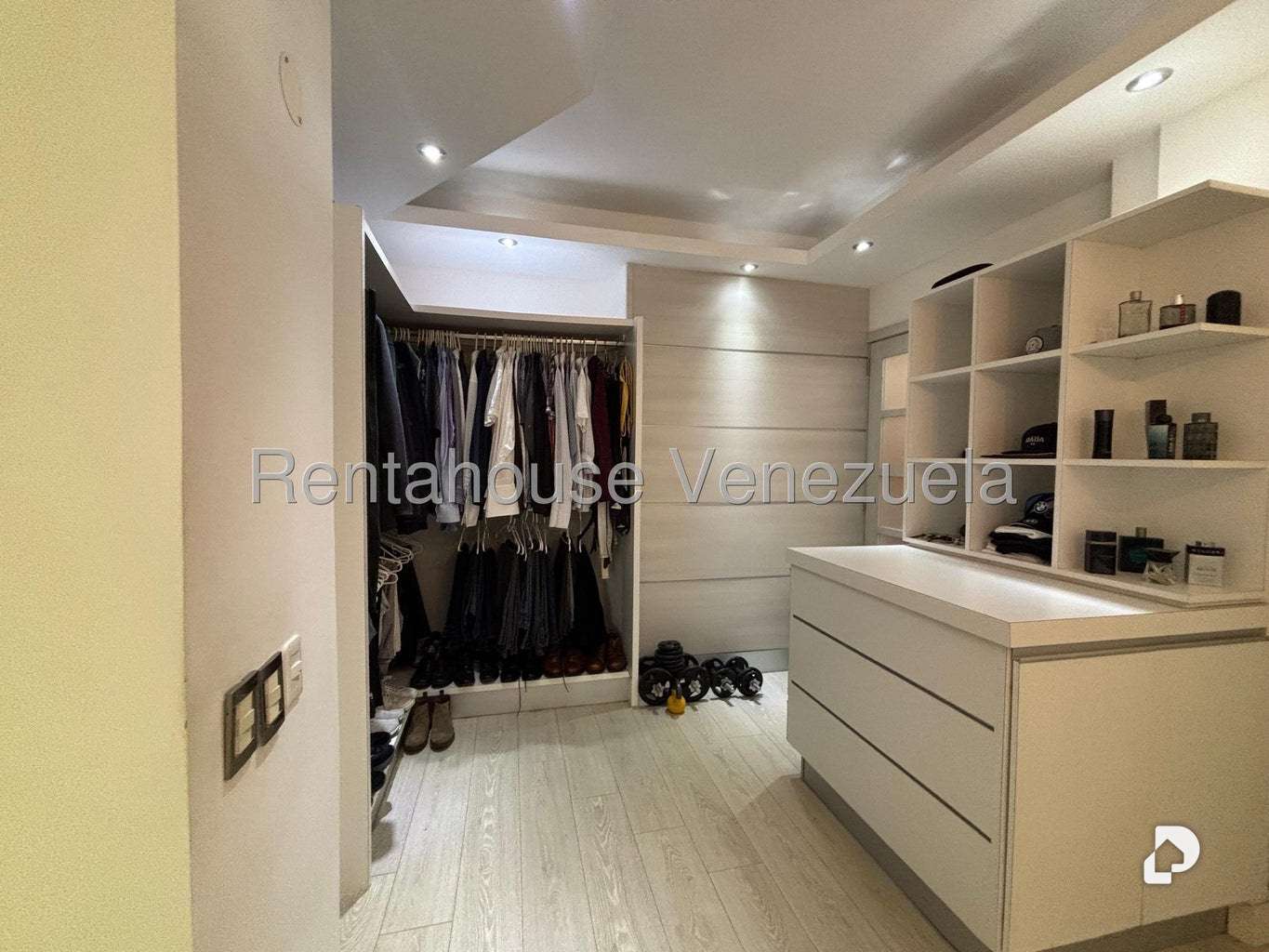 Casa en Lomas de La Lagunita, Caracas – 50
