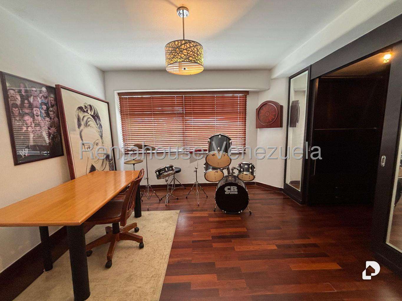 Casa en Lomas de La Lagunita, Caracas – 67