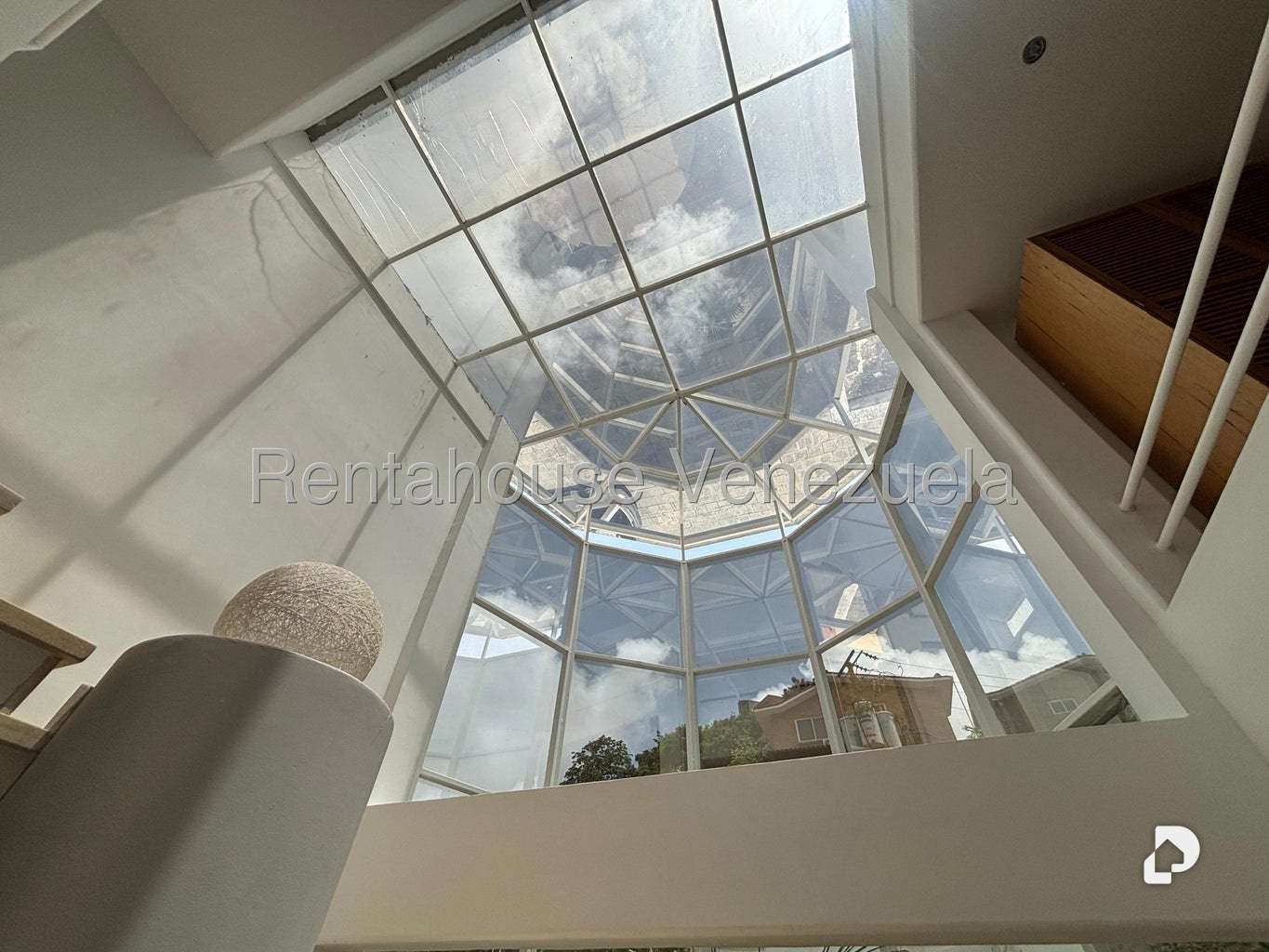 Casa en Lomas de La Lagunita, Caracas – 30