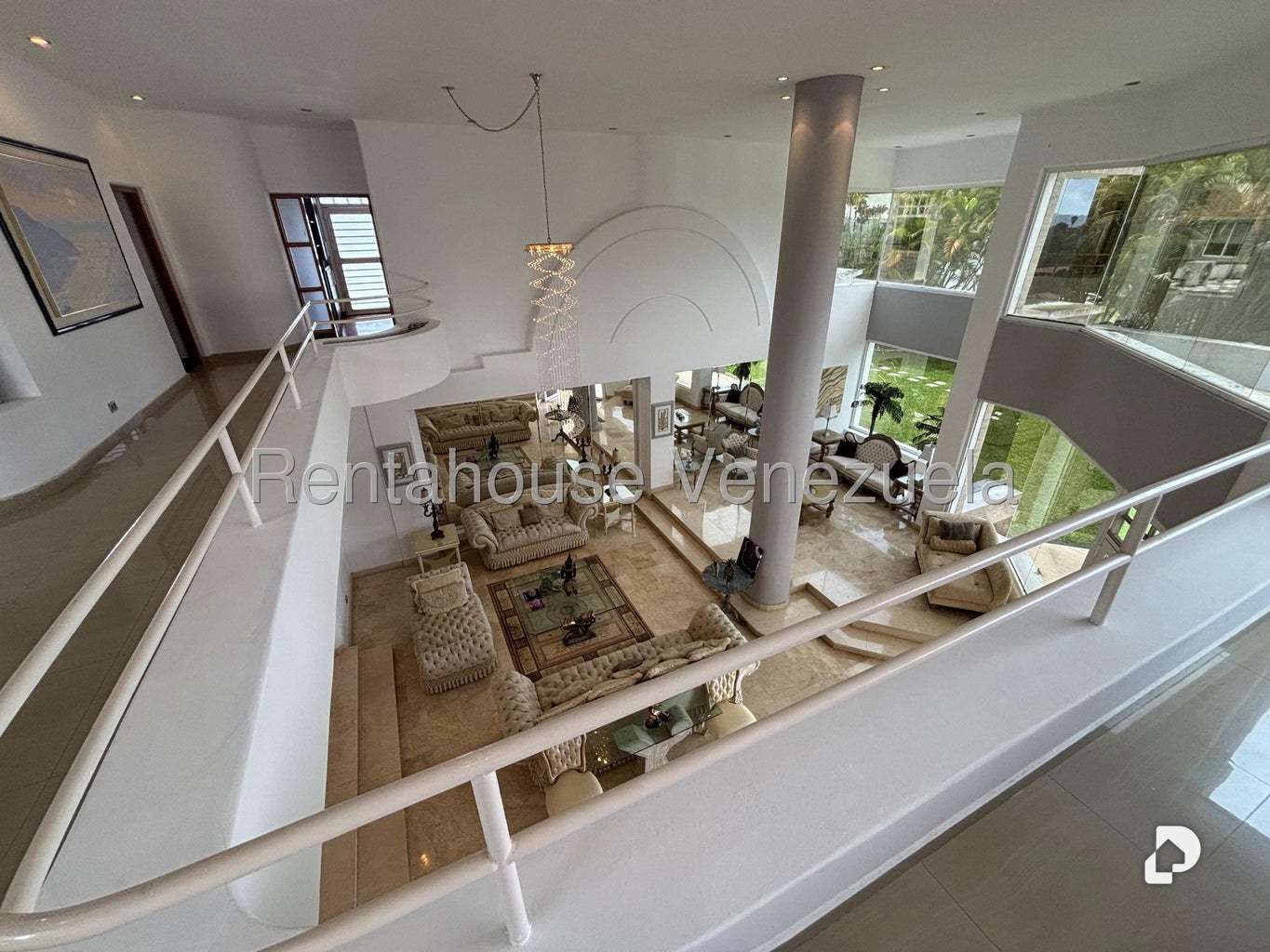 Casa en Lomas de La Lagunita, Caracas – 35