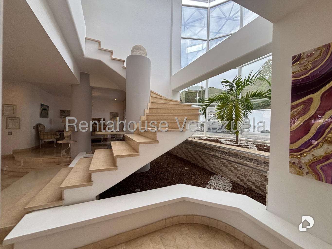Casa en Lomas de La Lagunita, Caracas – 29