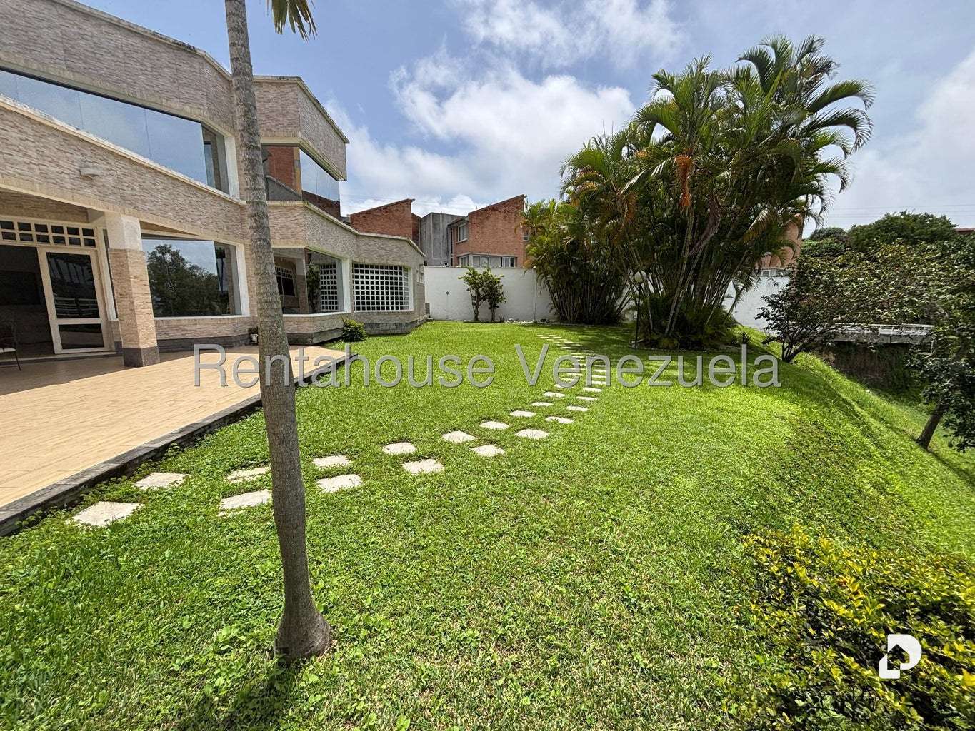 Casa en Lomas de La Lagunita, Caracas – 74