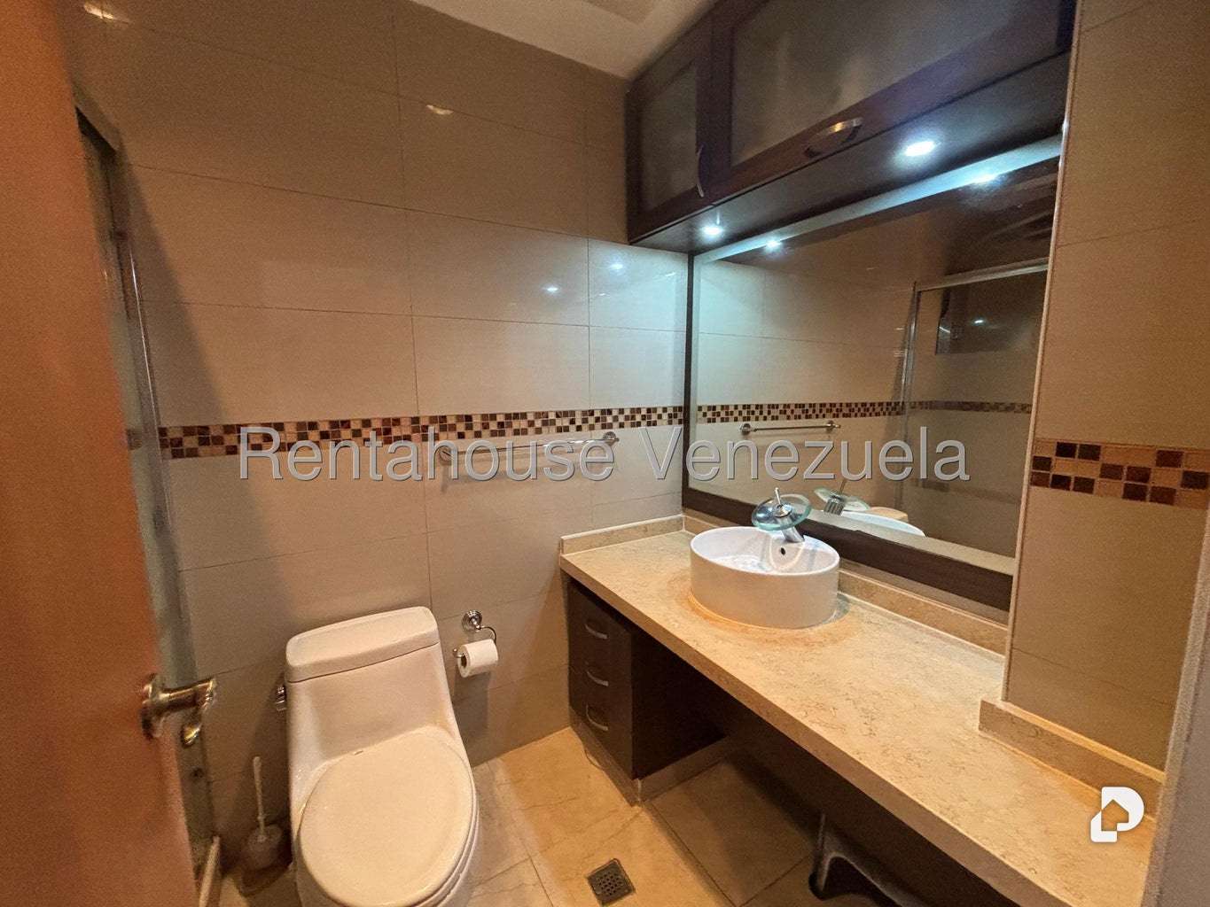 Casa en Lomas de La Lagunita, Caracas – 41