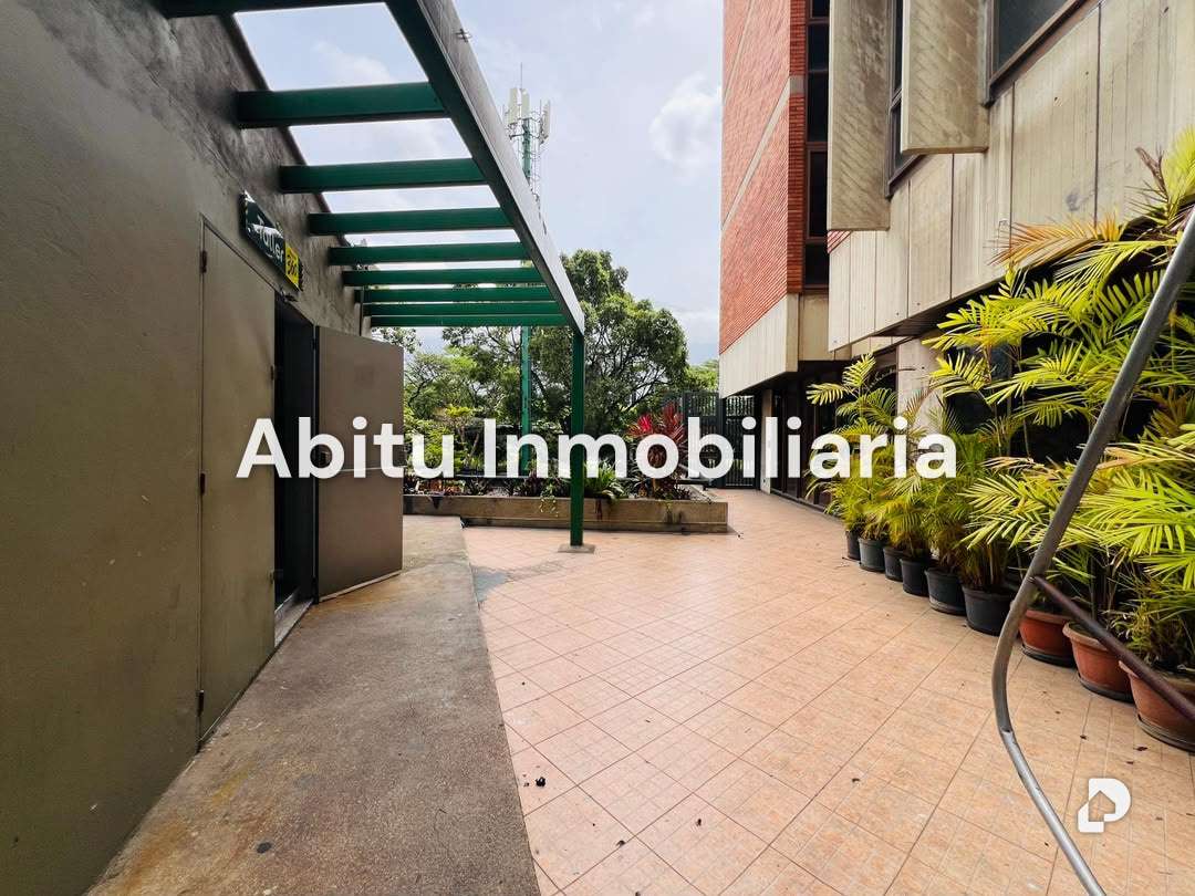 Local comercial en Chuao, Caracas – 23