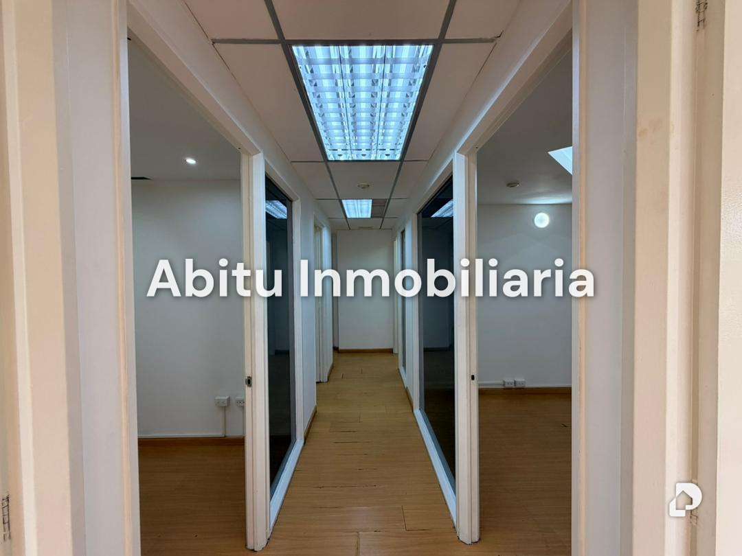 Oficina en Los Cortijos de Lourdes, Caracas – 3