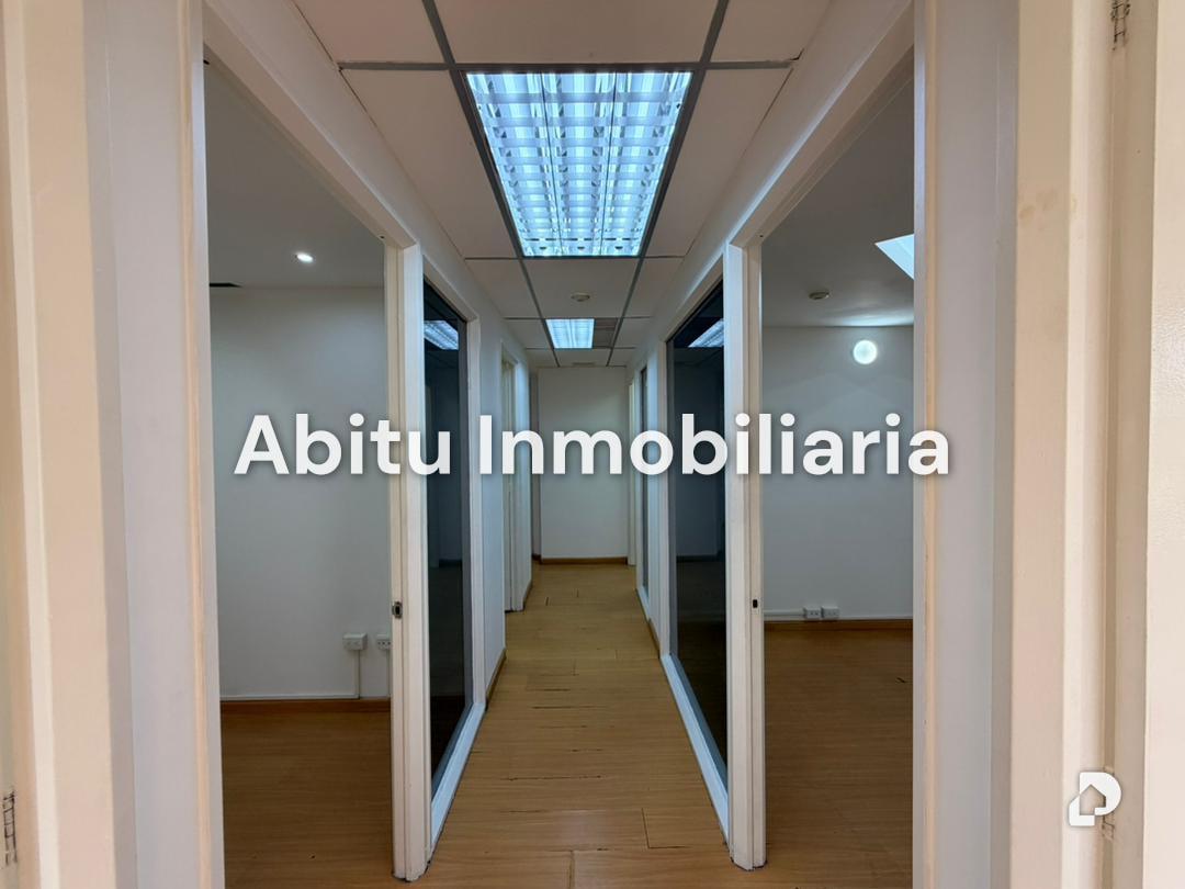 Oficina en Los Cortijos de Lourdes, Caracas – 3
