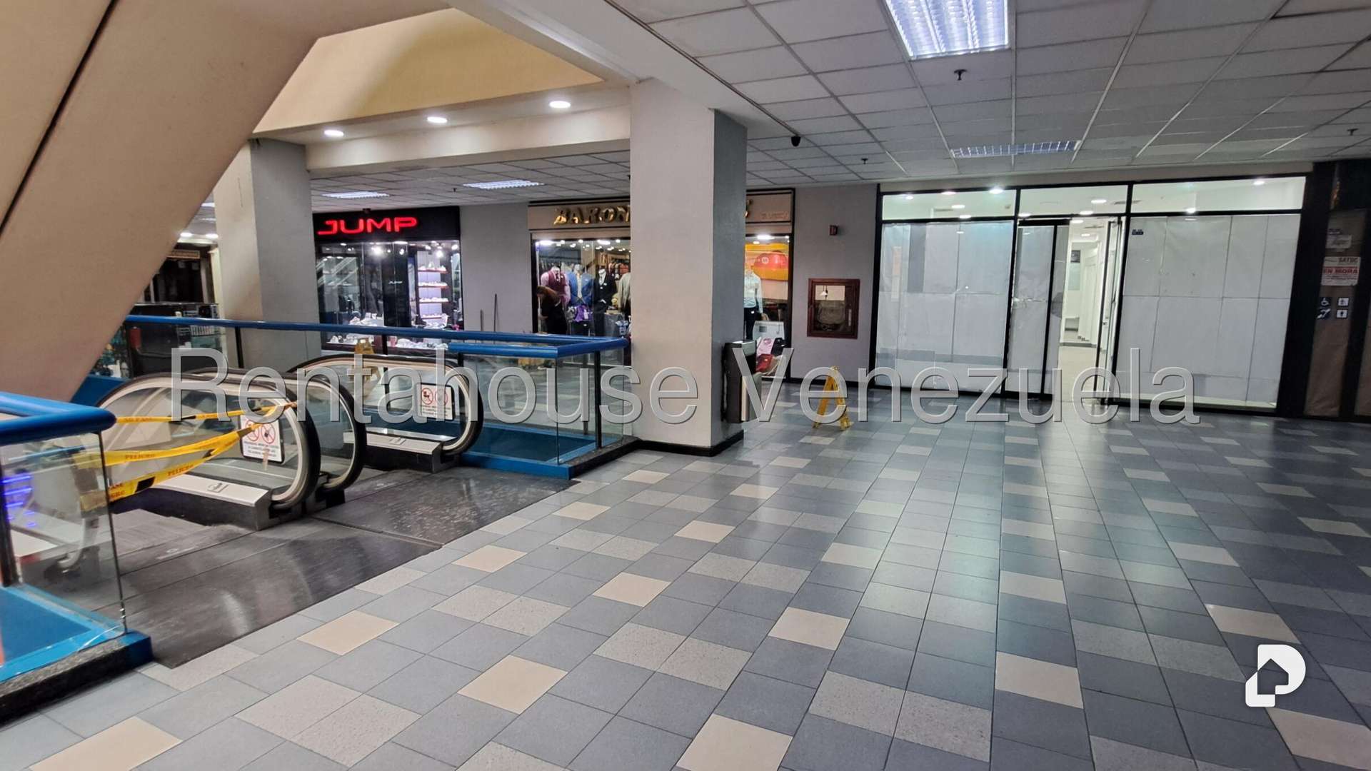Local comercial en Parroquia Catedral, Caracas – 15