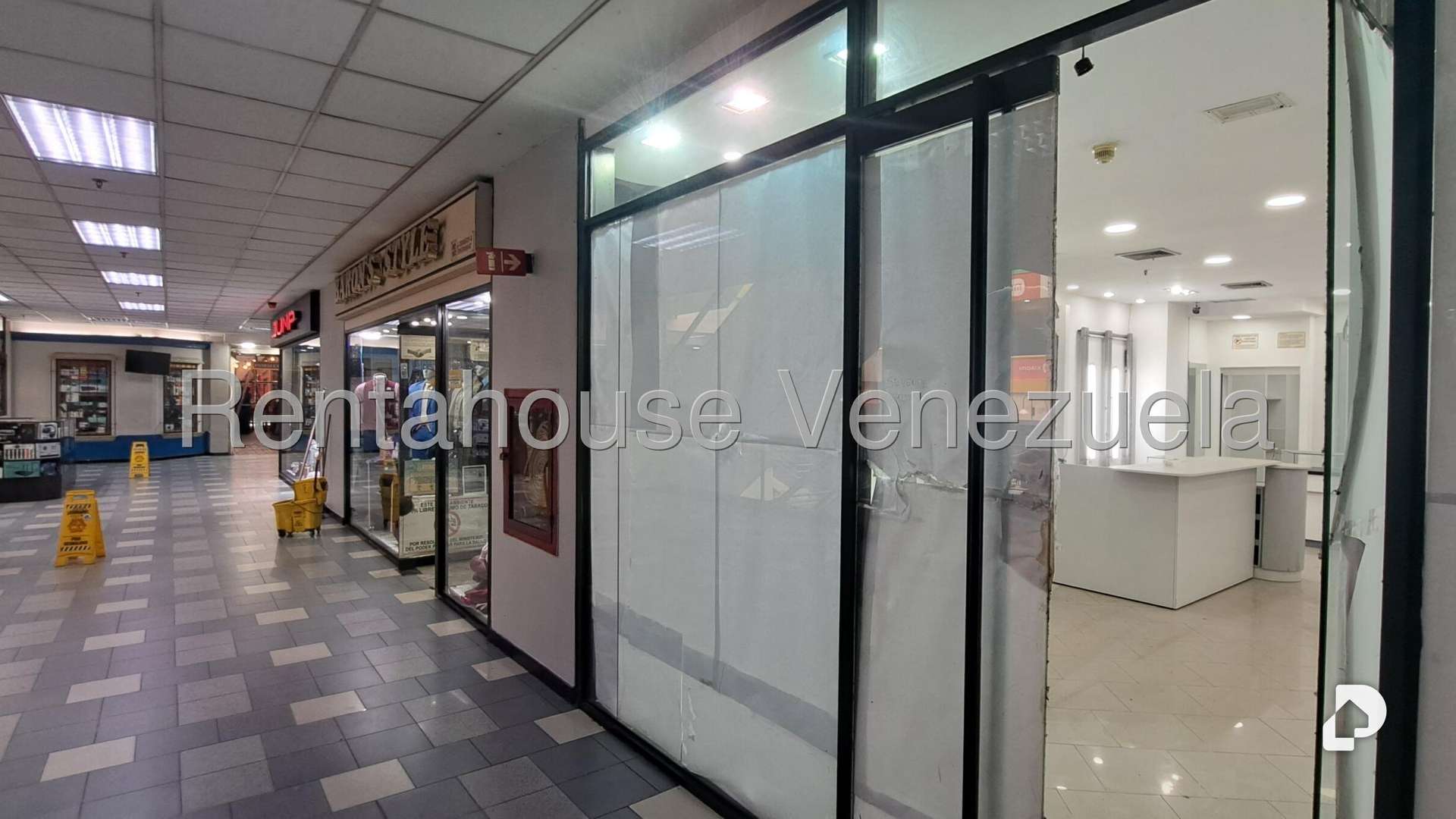 Local comercial en Parroquia Catedral, Caracas – 13
