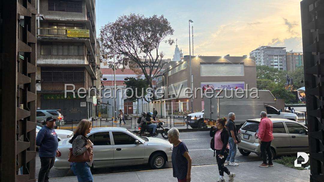 Local comercial en Parroquia La Candelaria, Caracas – 10
