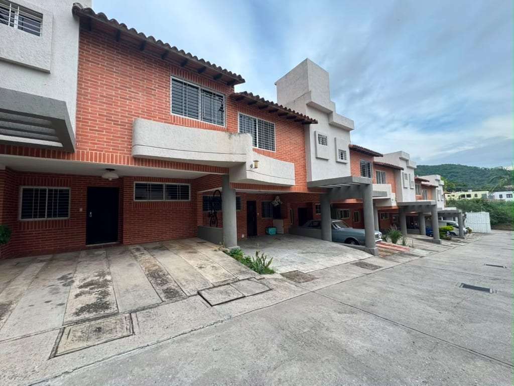 Townhouse en Naguanagua Centro, Valencia - 1
