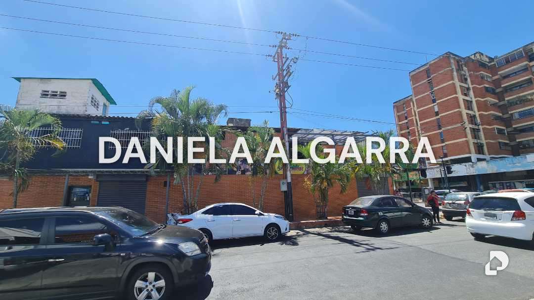 Local comercial en Av. Bolívar Norte, Valencia – 17