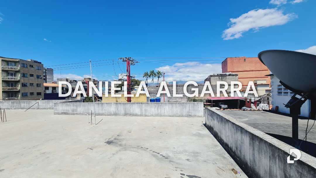 Local comercial en Av. Bolívar Norte, Valencia – 16