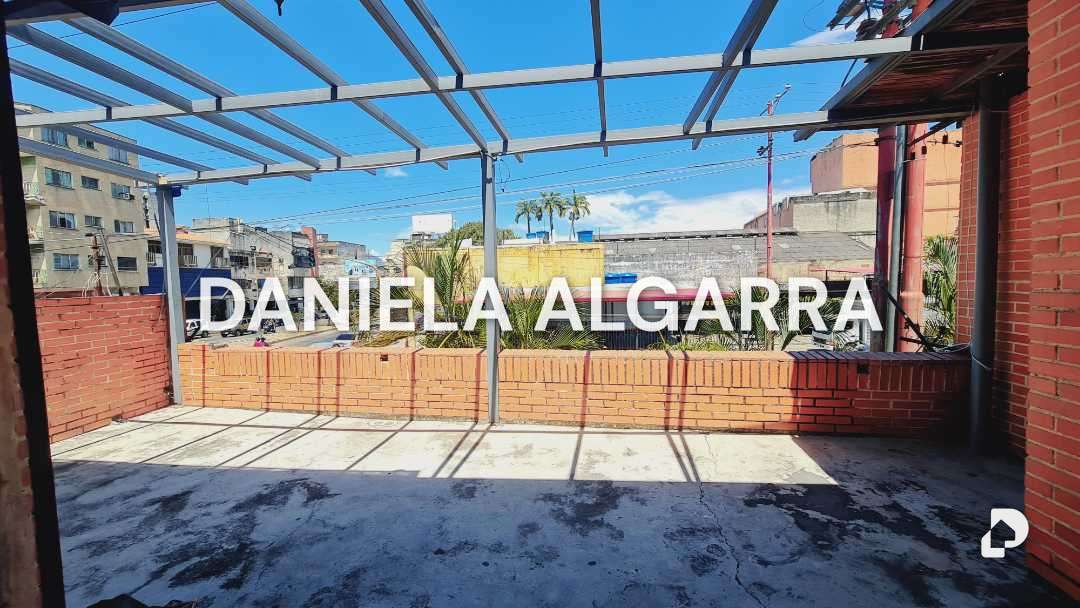 Local comercial en Av. Bolívar Norte, Valencia – 14