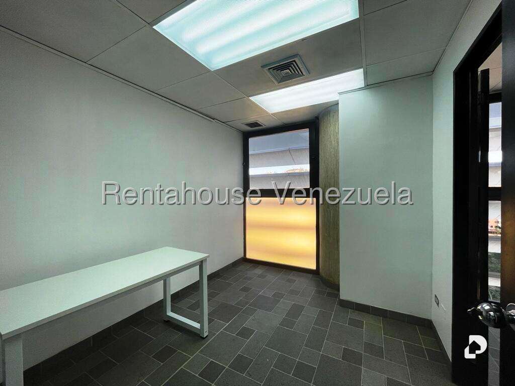 Office in Los Samanes, Caracas – 4