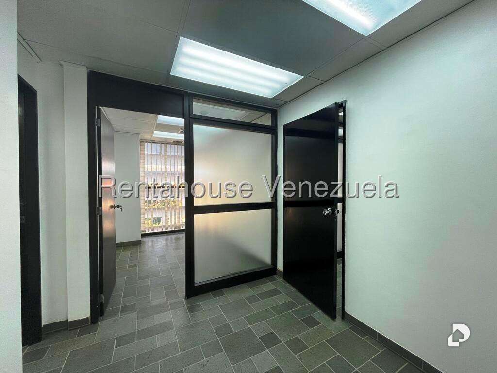 Office in Los Samanes, Caracas – 9