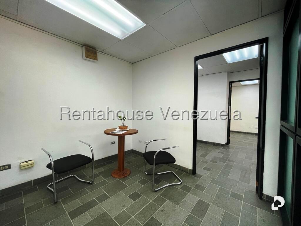 Office in Los Samanes, Caracas – 2