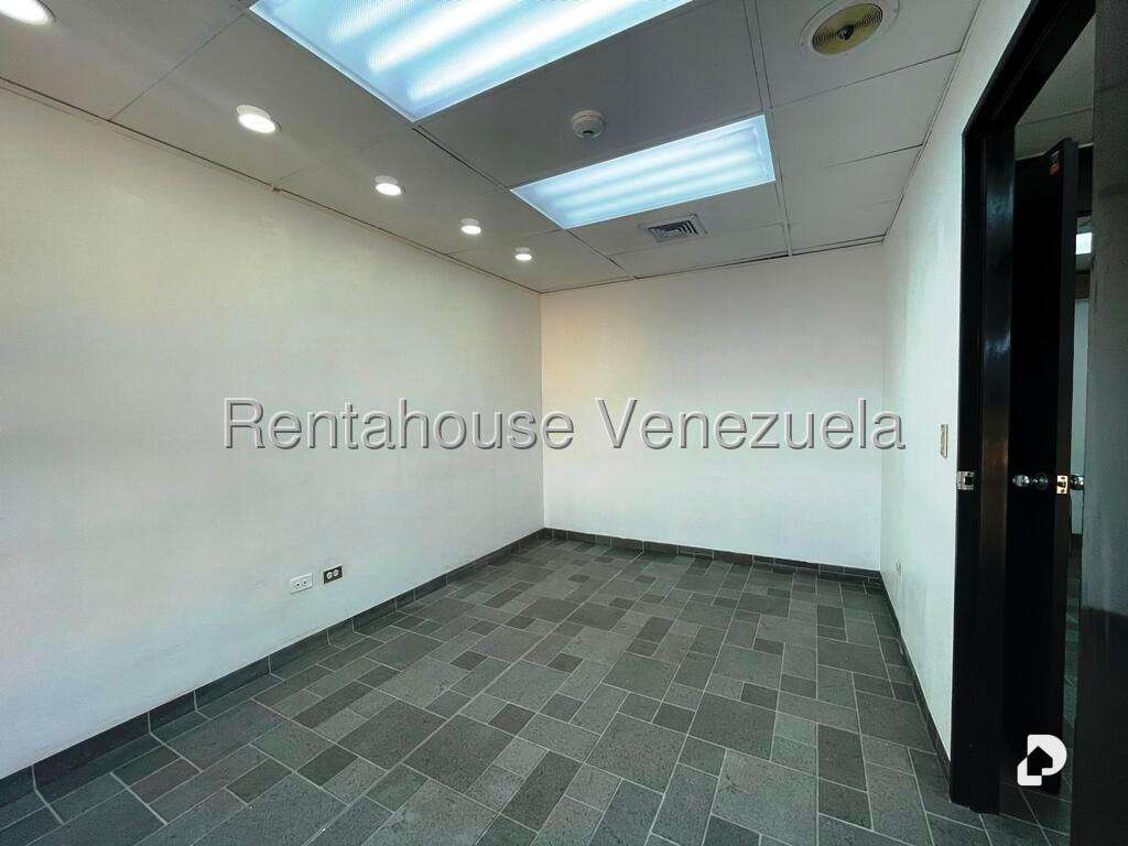 Office in Los Samanes, Caracas – 7