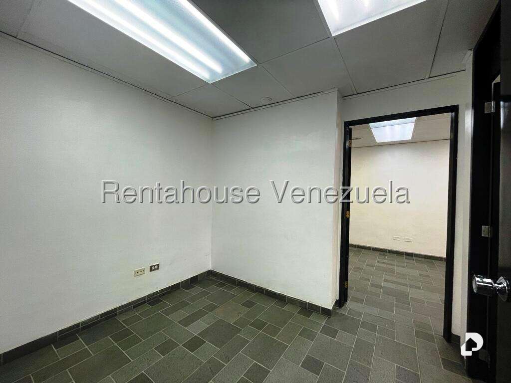 Office in Los Samanes, Caracas – 8