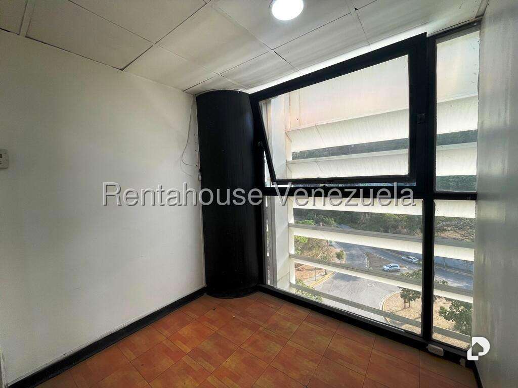 Office in Los Samanes, Caracas – 34