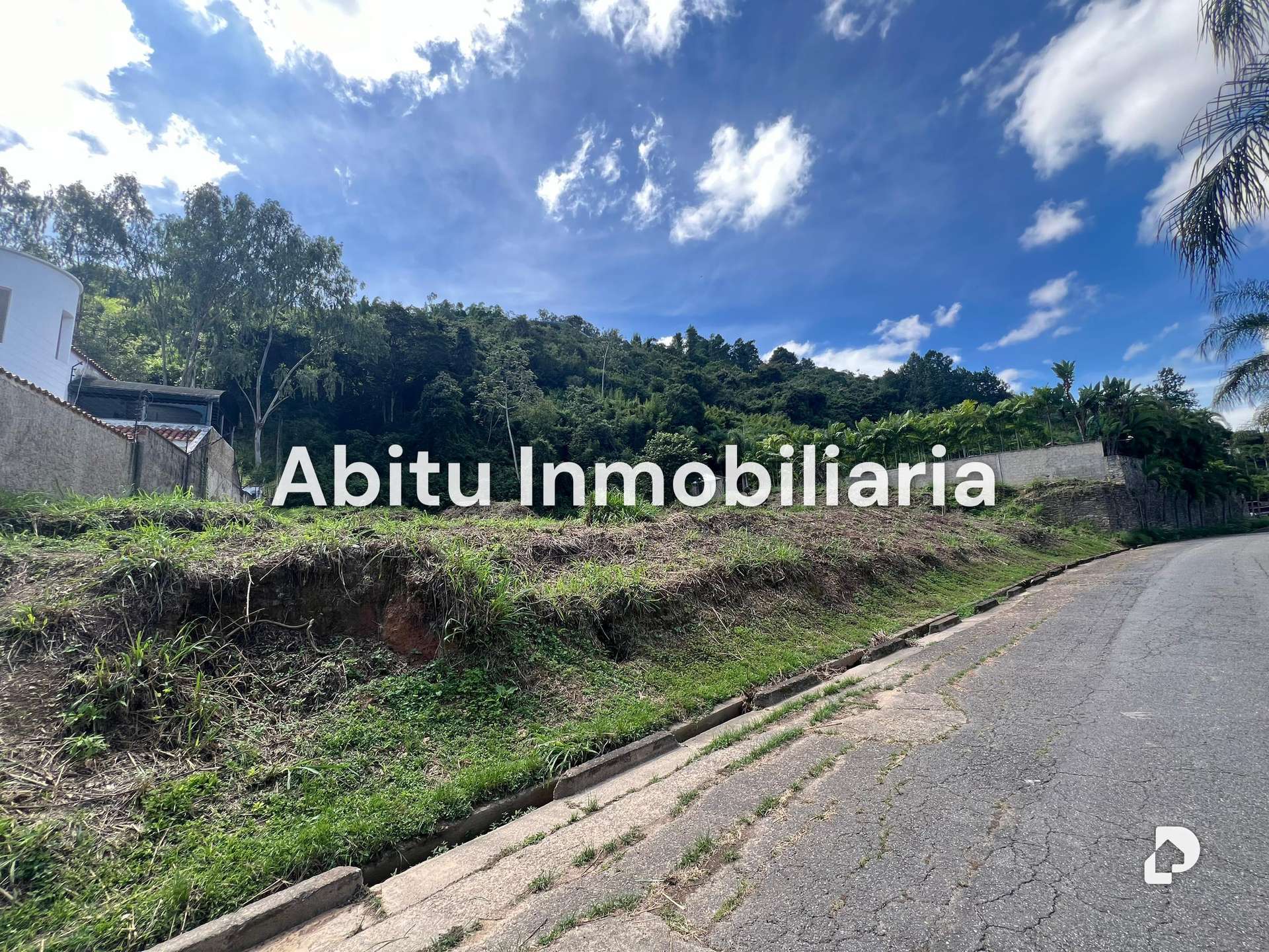Terreno en Cerro Verde, Caracas – 6