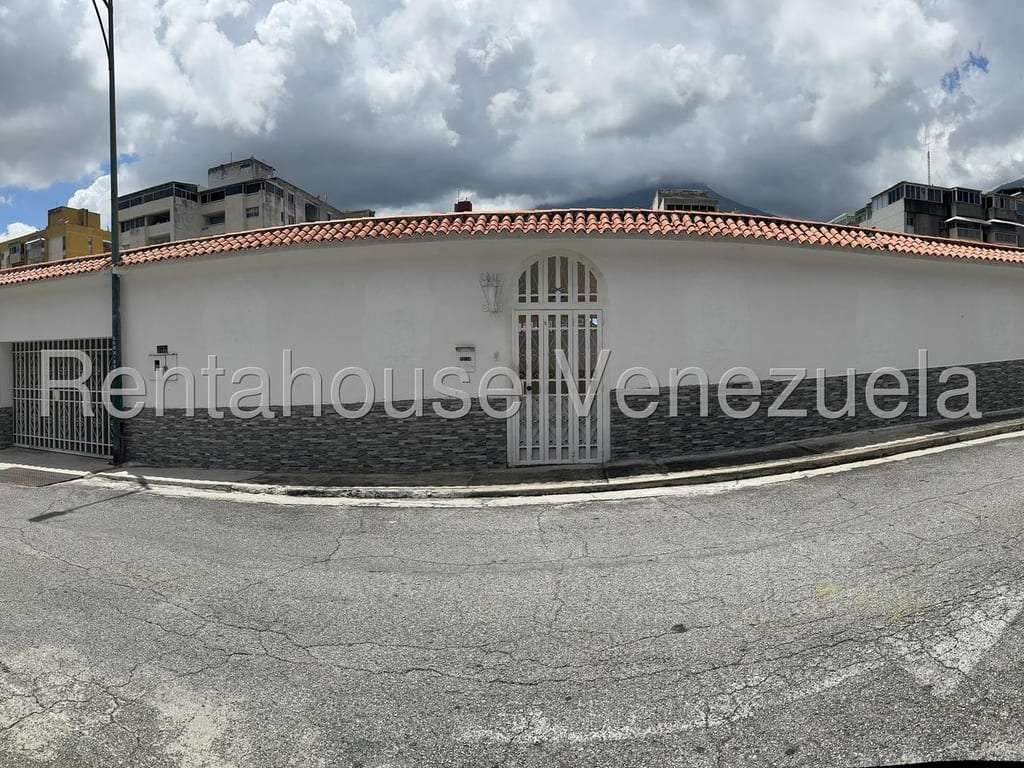 House in El Marqués, Caracas - 1