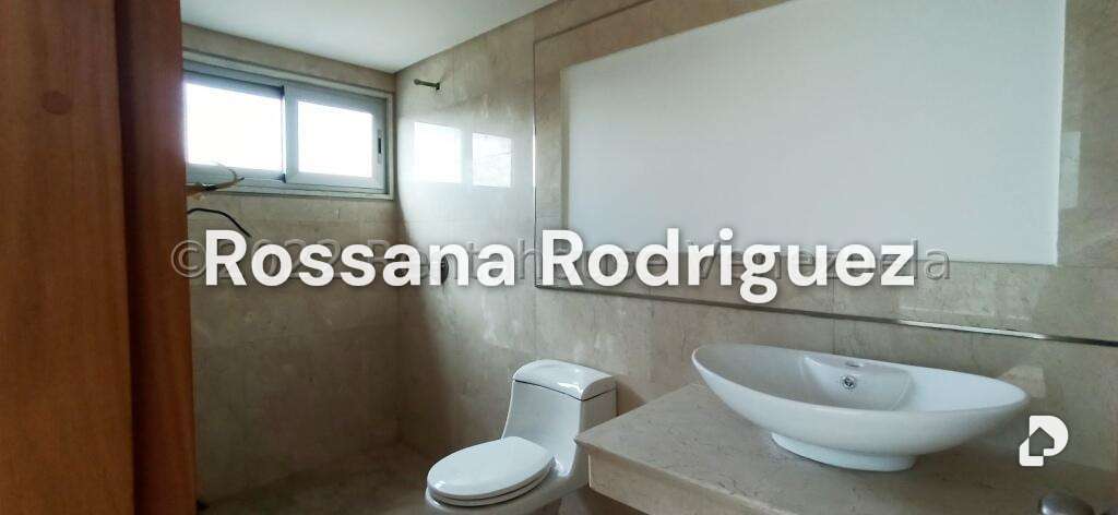 Apartamento en Campo Alegre, Caracas – 24