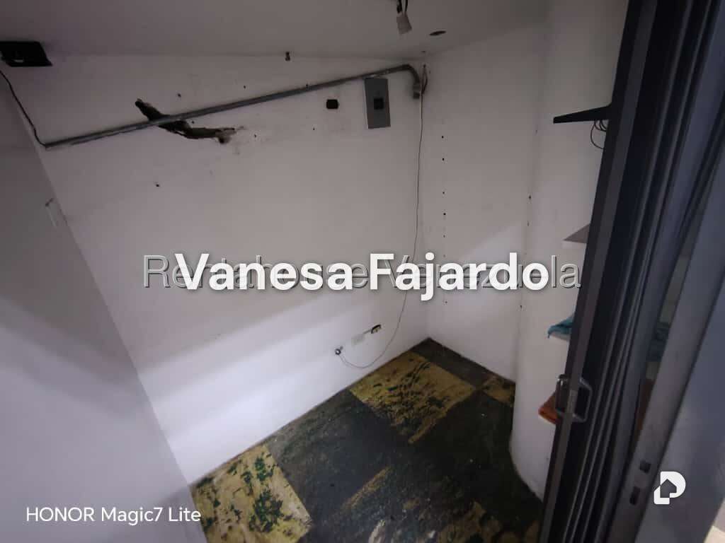 Local comercial en Parroquia La Candelaria, Caracas – 19