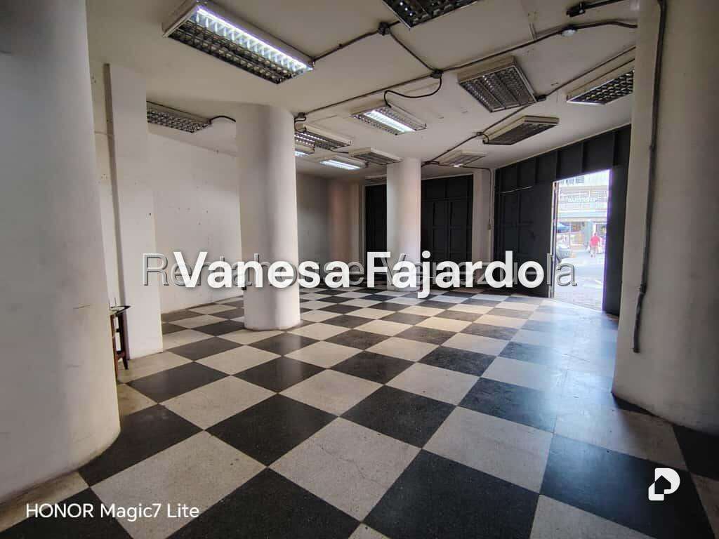 Local comercial en Parroquia La Candelaria, Caracas – 7
