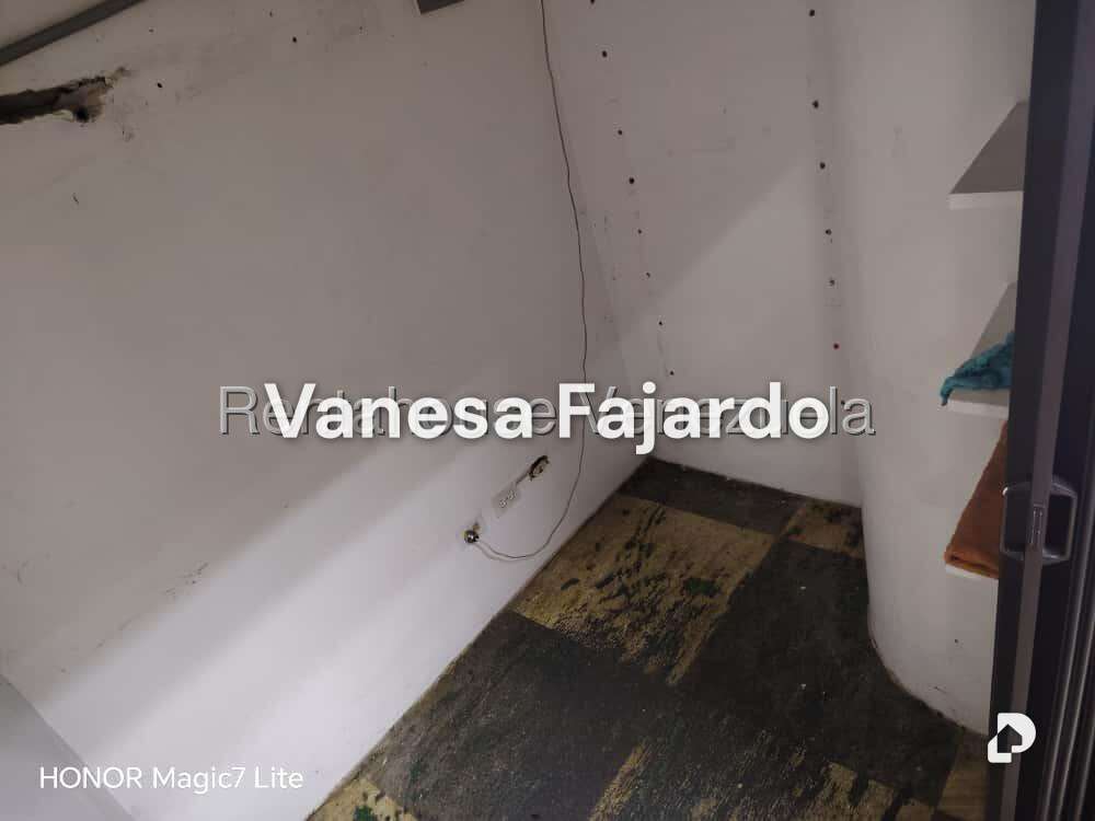 Local comercial en Parroquia La Candelaria, Caracas – 20