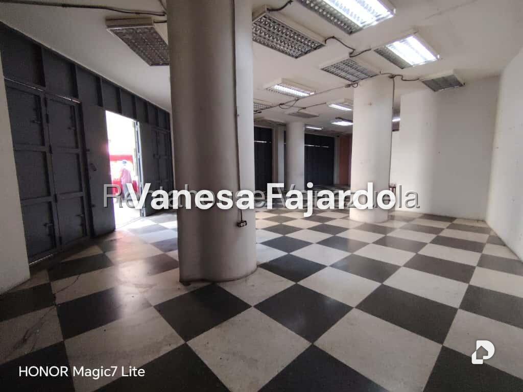 Local comercial en Parroquia La Candelaria, Caracas – 5