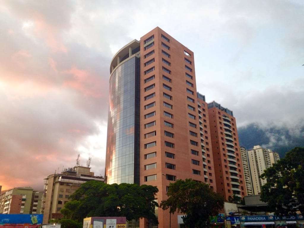 Oficina en Los Dos Caminos, Caracas - 1