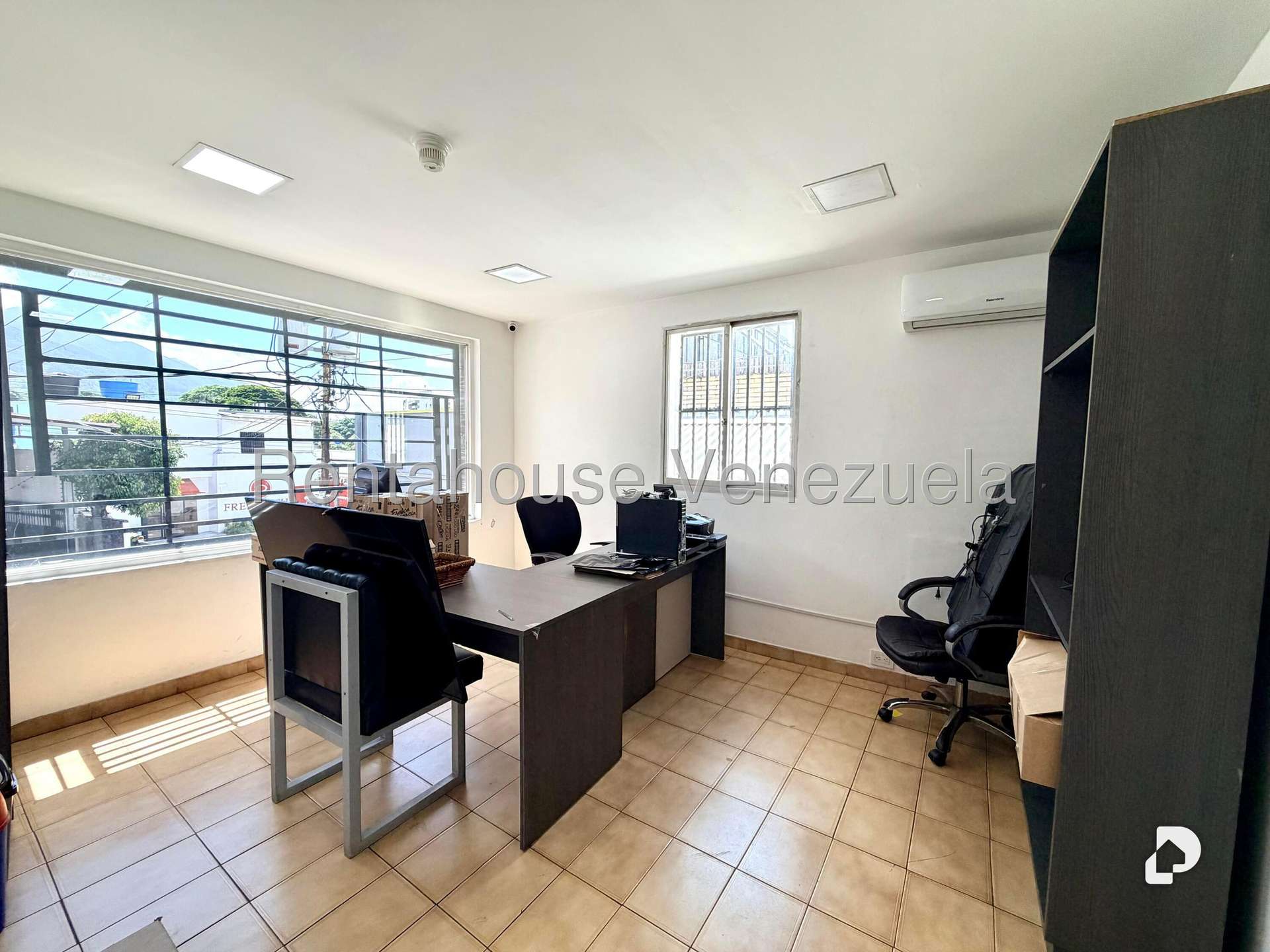 Local comercial en La Florida, Caracas – 18