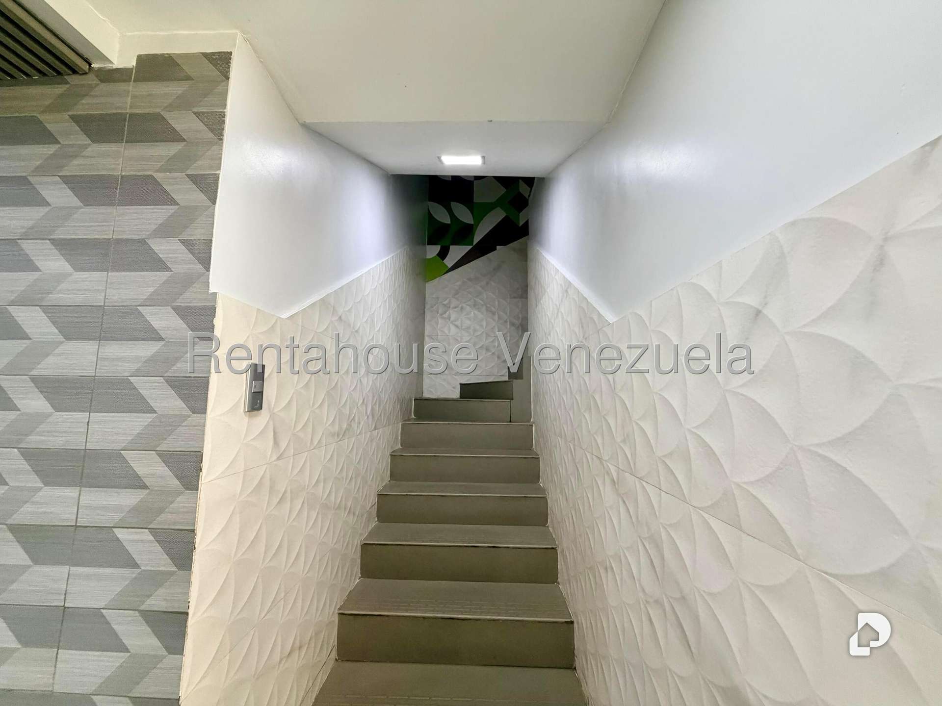 Local comercial en La Florida, Caracas – 15