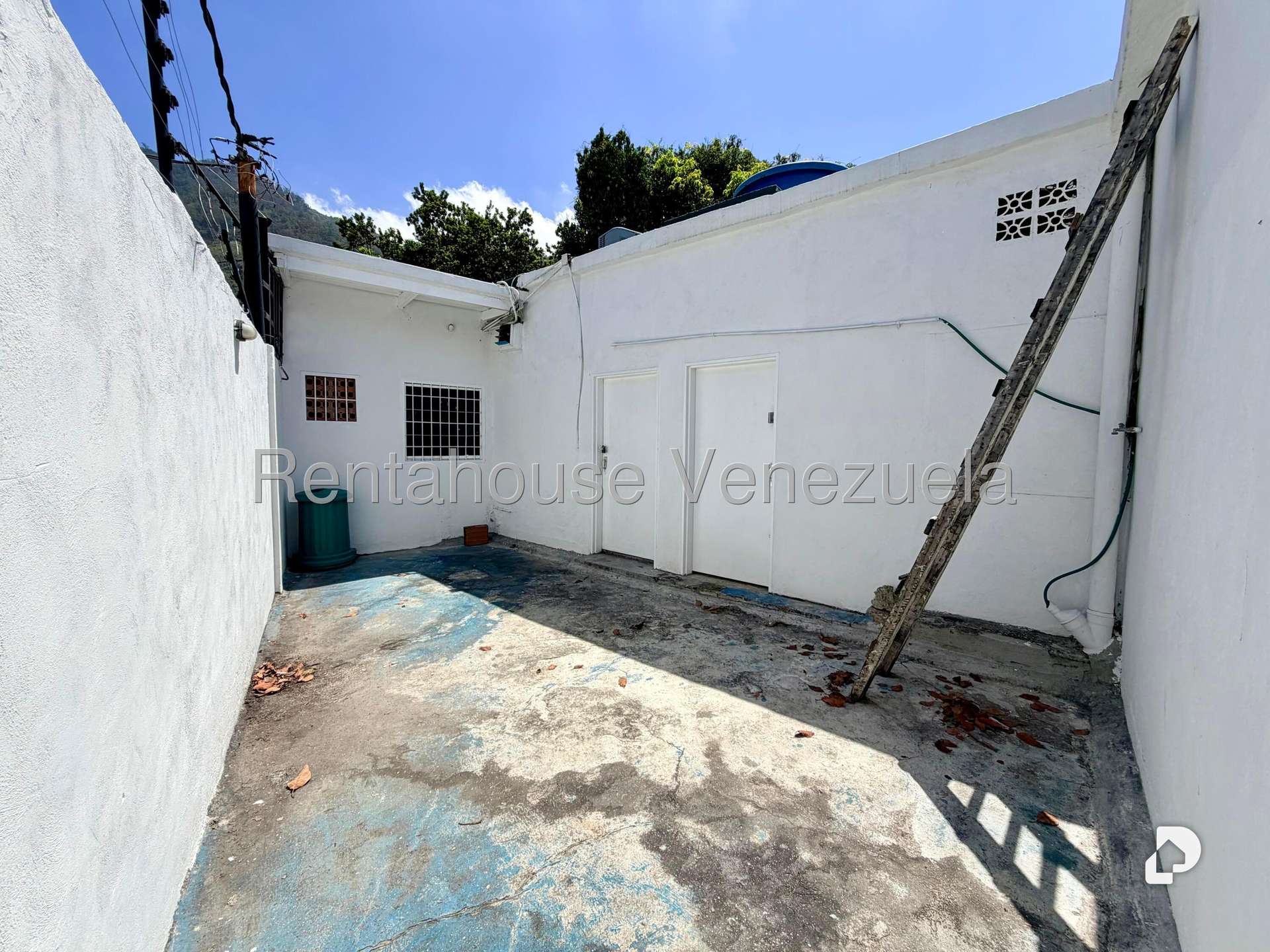Local comercial en La Florida, Caracas – 21
