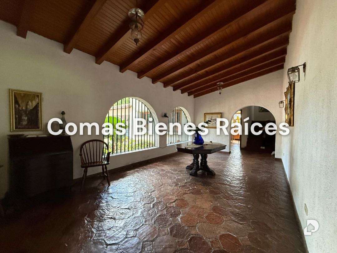 House in Country Club, Caracas – 12