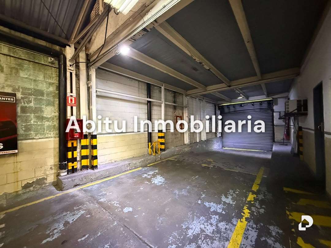 Local comercial en Parroquia Santa Rosalía, Caracas – 19