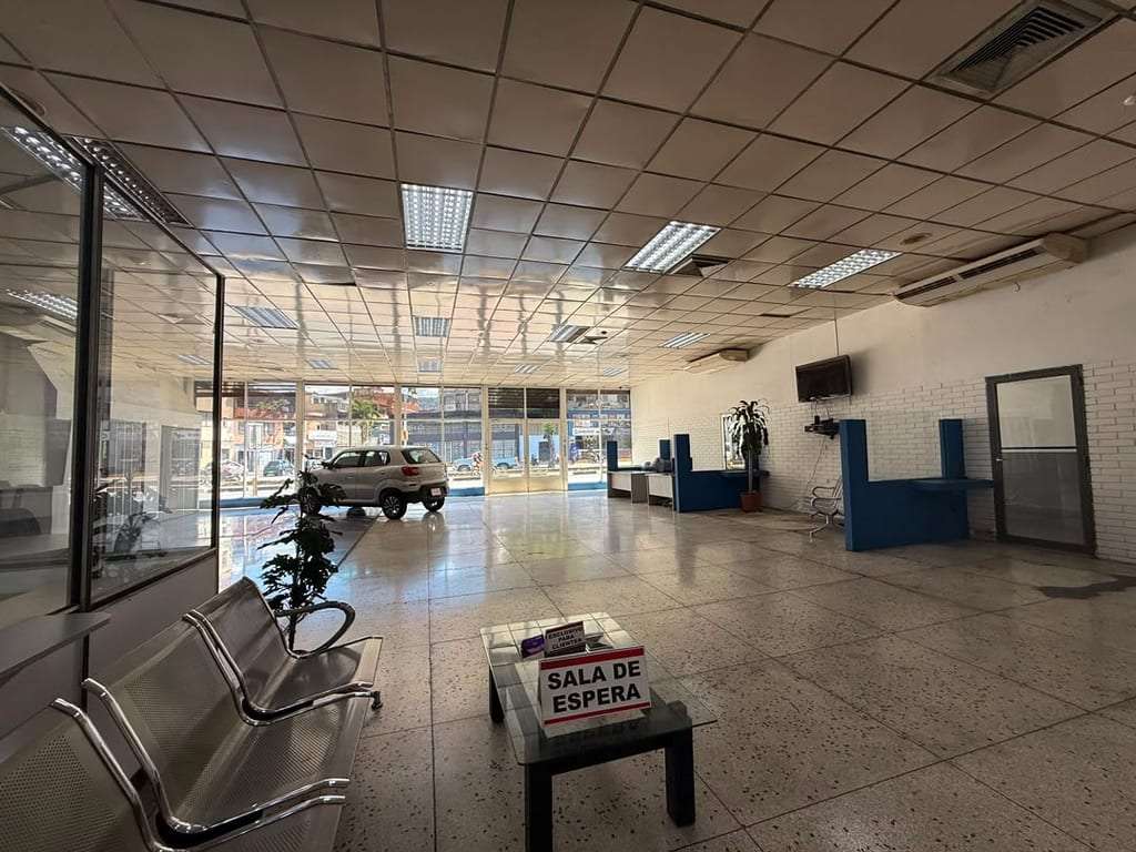 Local comercial en Parroquia Santa Rosalía, Caracas - 1
