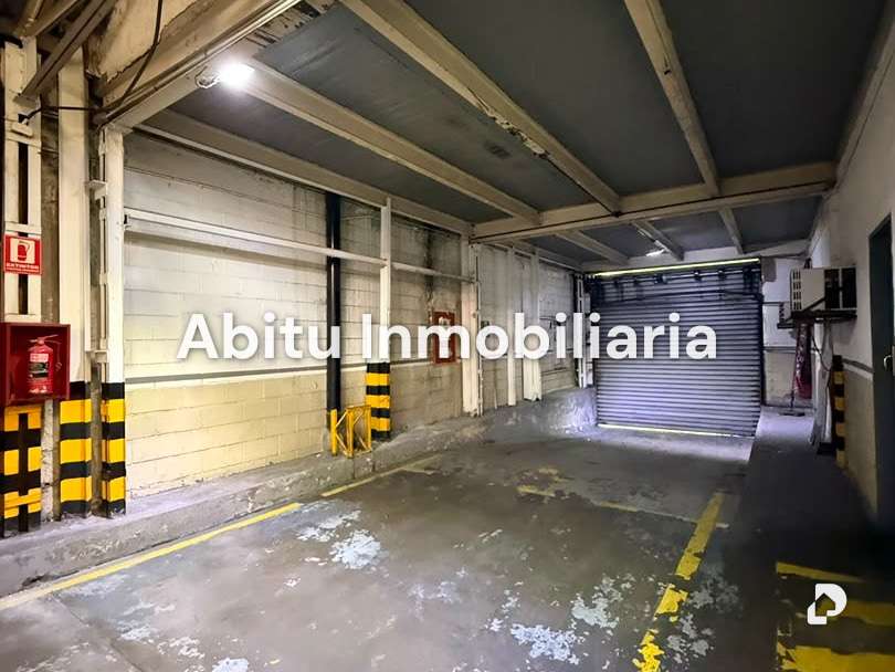 Local comercial en Parroquia Santa Rosalía, Caracas – 18