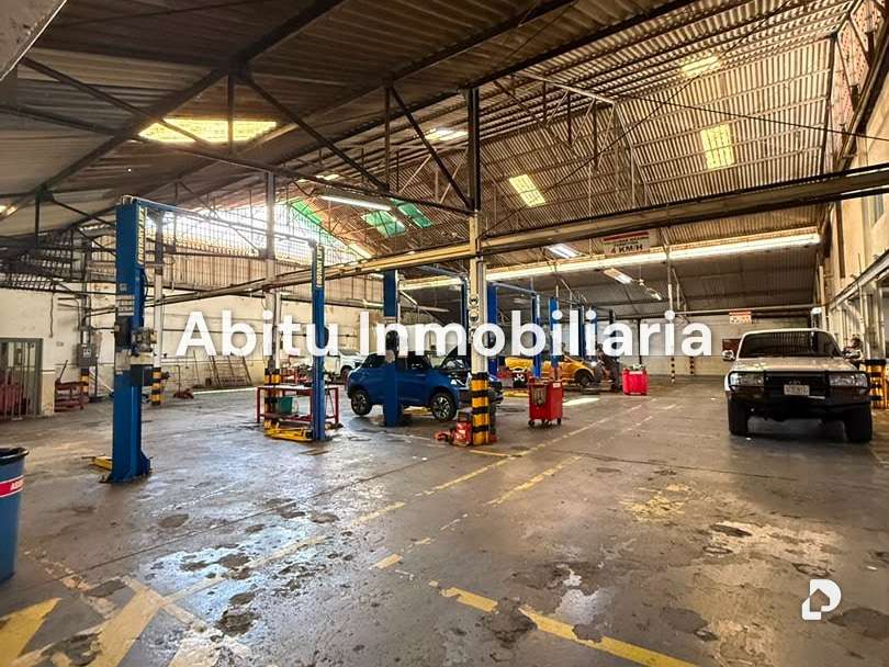 Local comercial en Parroquia Santa Rosalía, Caracas – 17