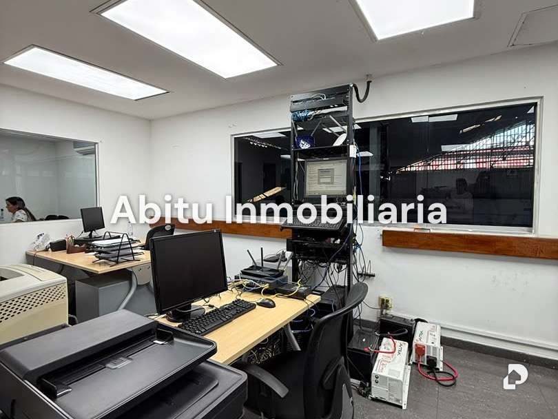 Local comercial en Parroquia Santa Rosalía, Caracas – 12