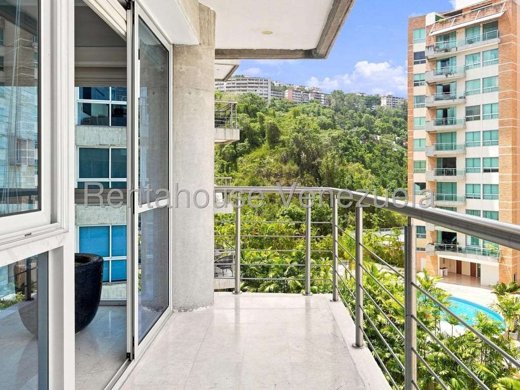 Apartamento en Las Mesetas de Santa Rosa de Lima, Caracas