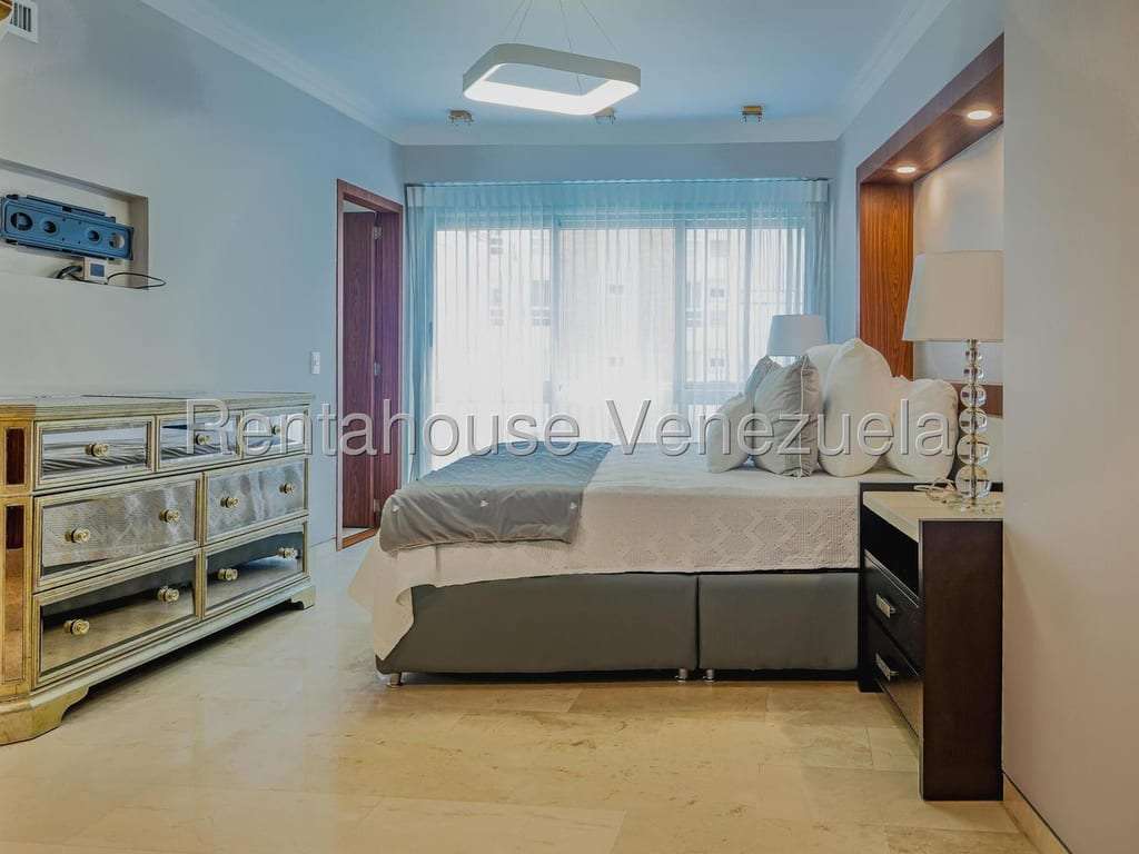 Apartamento en Las Mesetas de Santa Rosa de Lima, Caracas