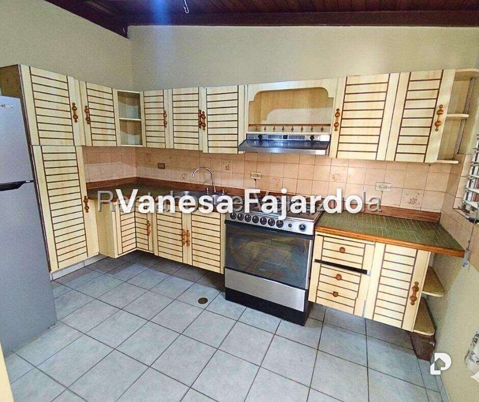 Casa en La Mora II, La Victoria – 11