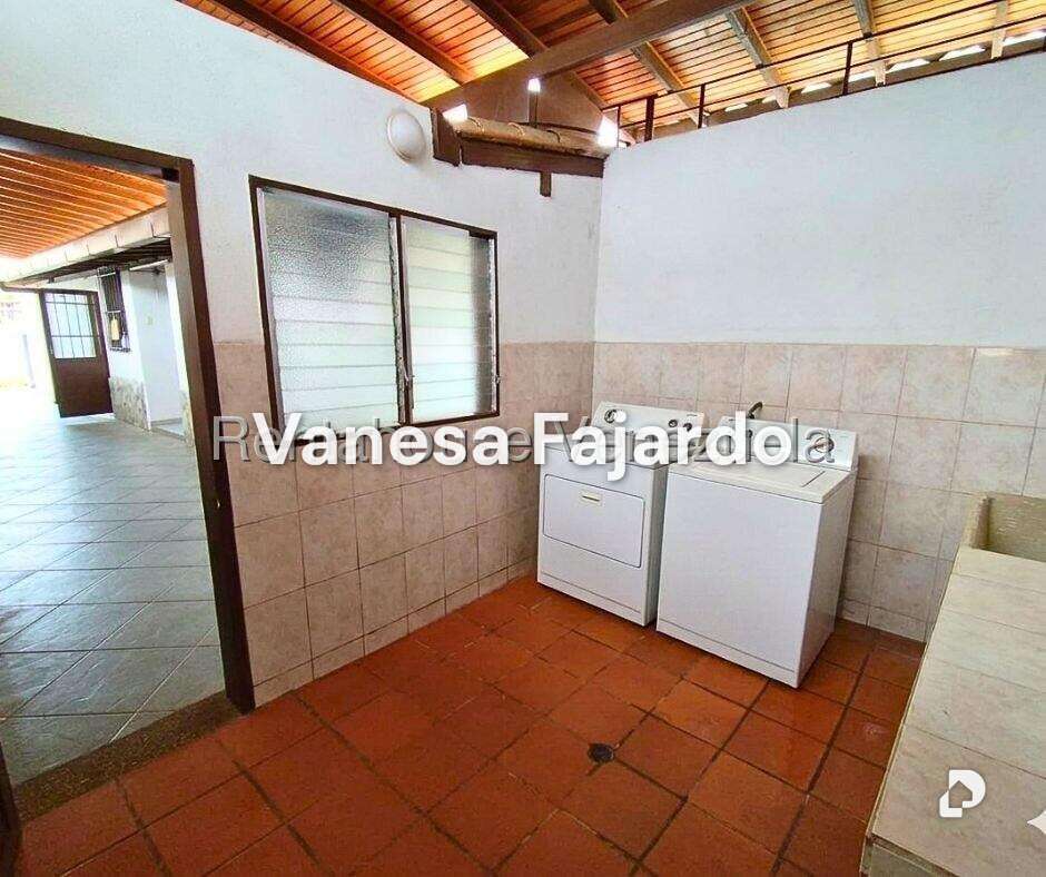 Casa en La Mora II, La Victoria – 27