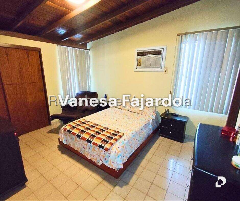 Casa en La Mora II, La Victoria – 17